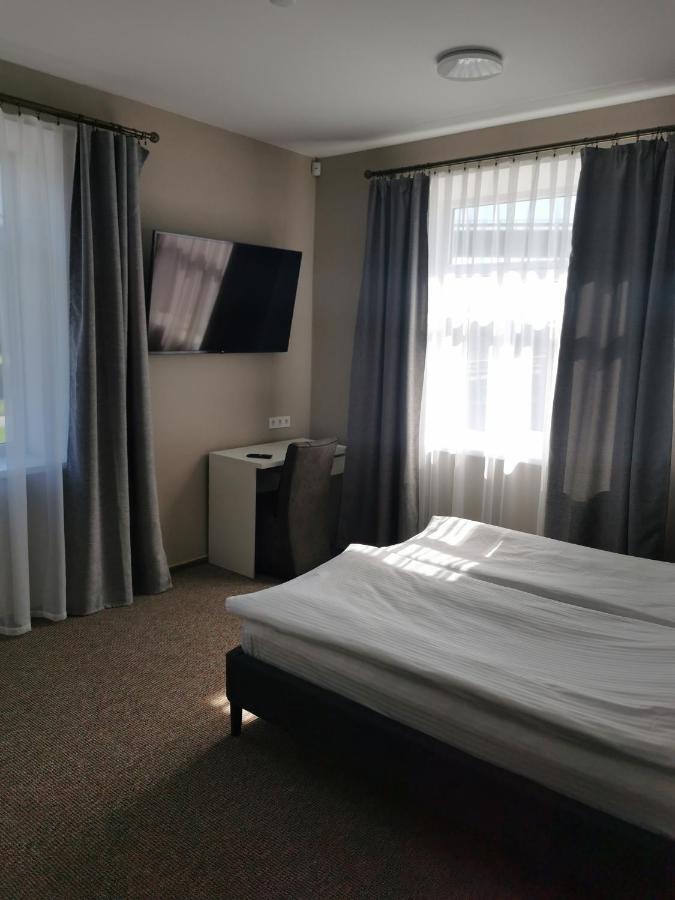 Central Hotel With Free Parking Рига Экстерьер фото